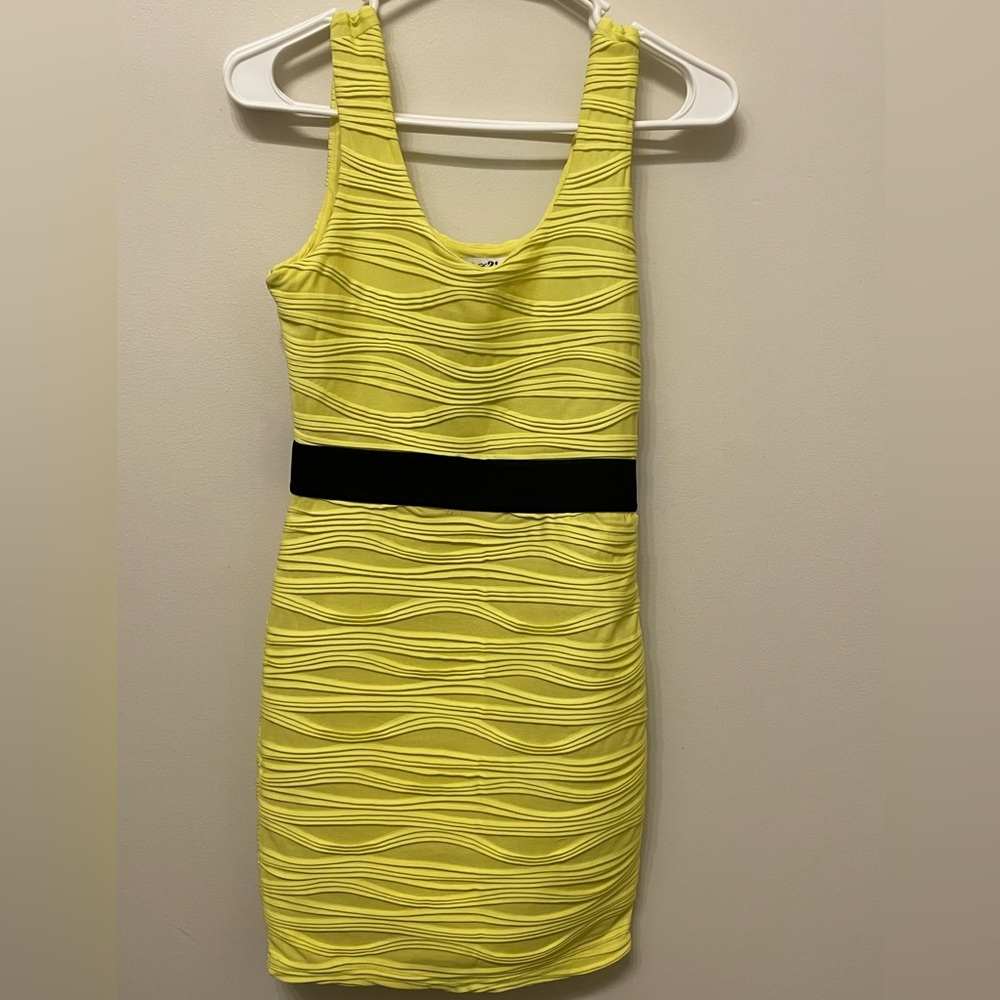 Forever 21 pretty wave design dress 😍